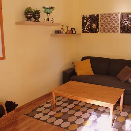 Lovely Nest Near Budapest Apartment *